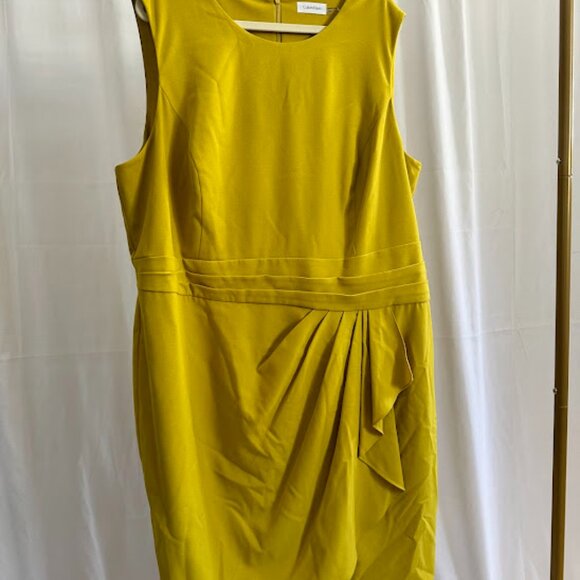Calvin Klein Women's Plus 22W Chartreuse dress with pleated detail - Picture 9 of 9